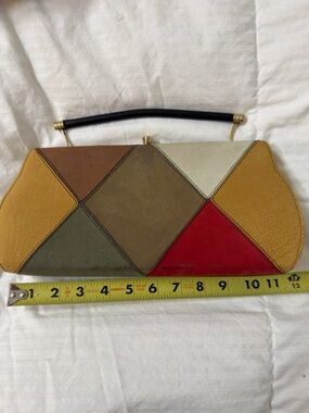 Vintage Purse 👜 GUC 
Measurements in photos